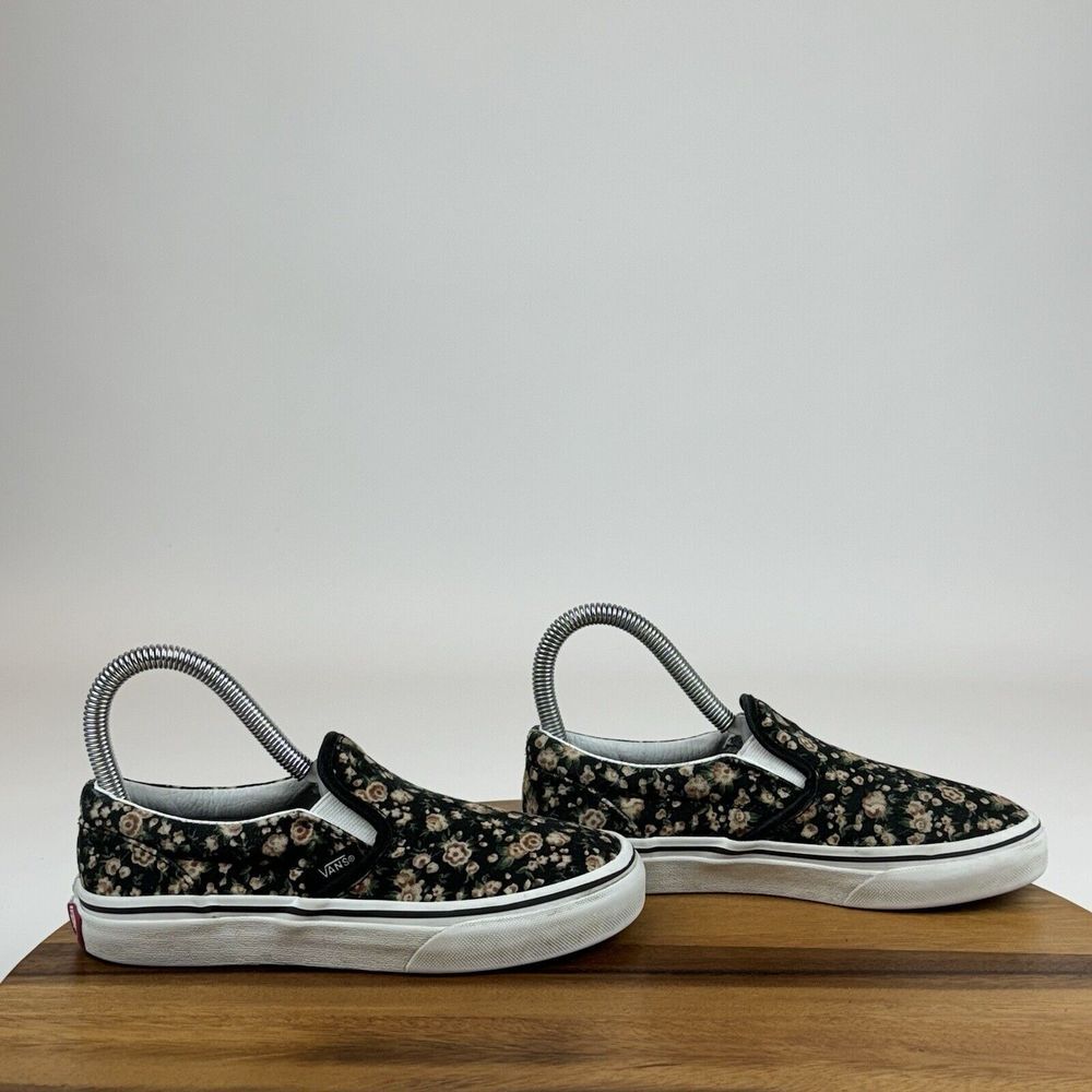 Big Kids Vans Classic Slip On Black Floral Skateboarding Sneakers Shoes Size 2.5
